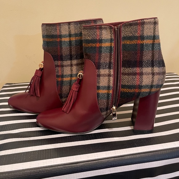 NWOT Fratelli Rosetti Burgundy Flannel Tassel Boots sz 40.5 - Picture 2 of 11